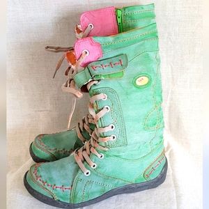 TMA Eyes Distressed Leather Boots